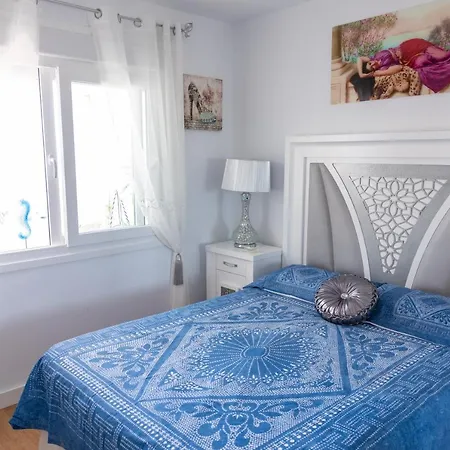 Puerto Deportivo 埃斯特波纳