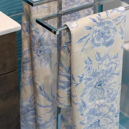 アパート Puerto Deportivo エステポナ