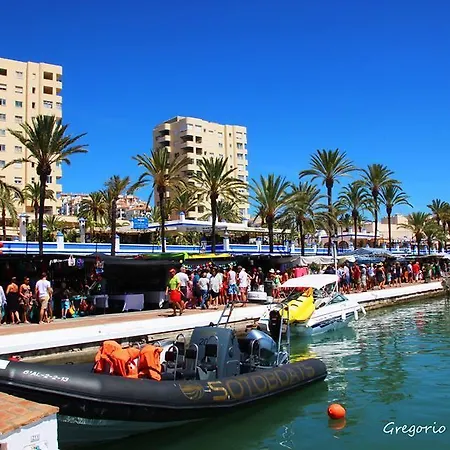 Puerto Deportivo * エステポナ