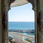 Puerto Deportivo *