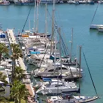 Puerto Deportivo *